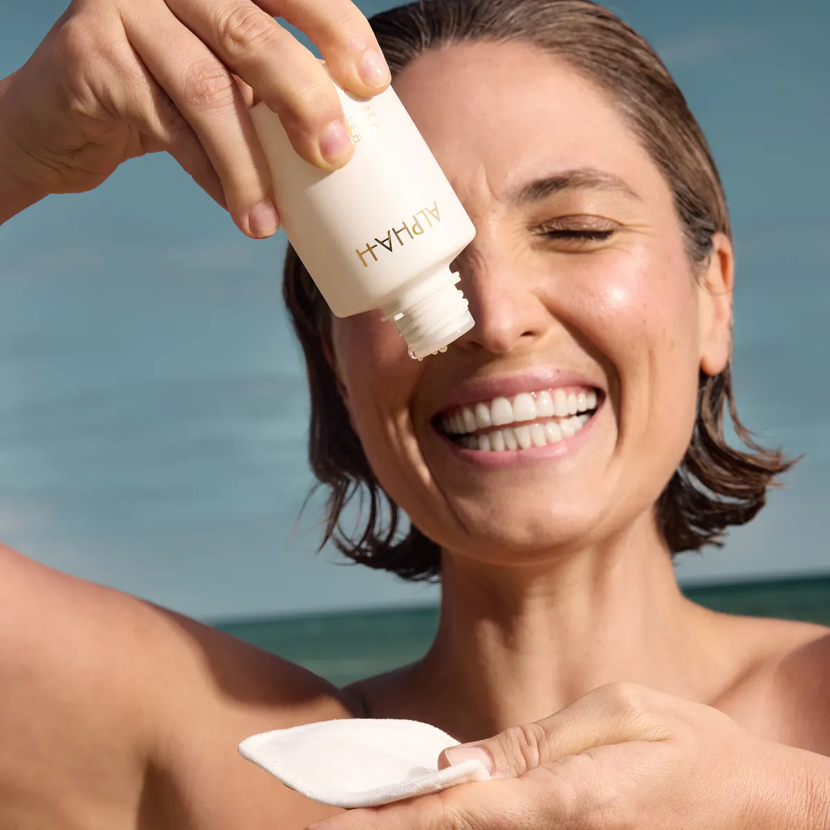 Alpha-H Liquid Gold Exfoliating Treatment with 5% Glycolic Acid 100ml, view 2