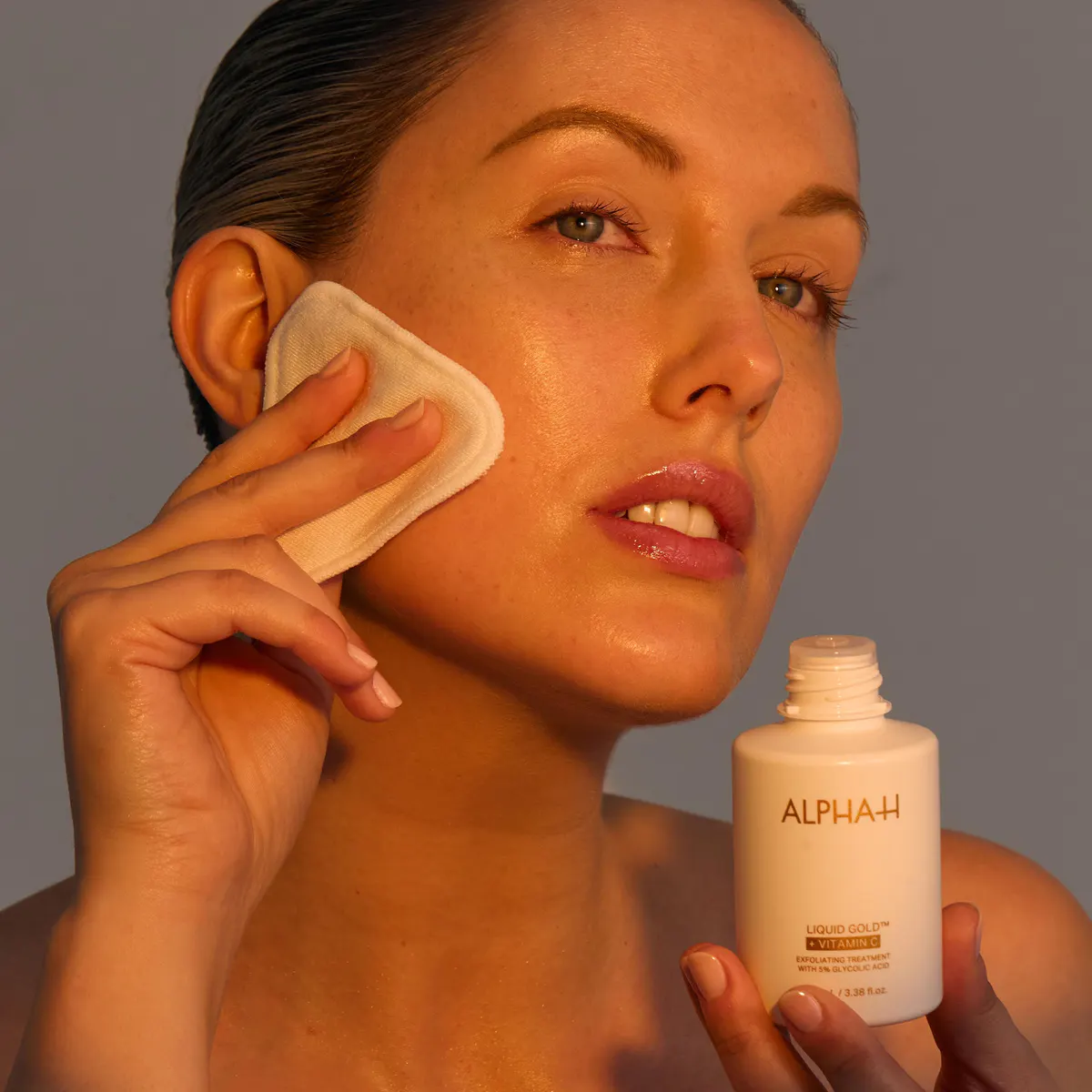 Alpha-H Liquid Gold Exfoliating Treatment with Vitamin C 100ml, view 2