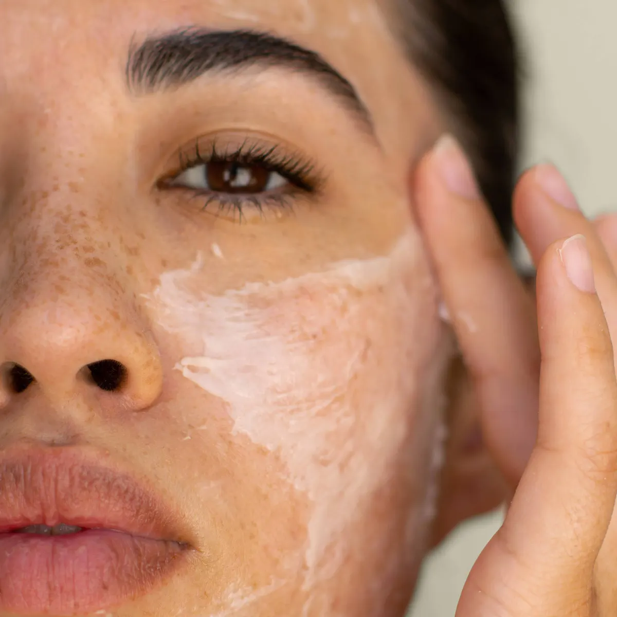 Alpha-H Micro Super Scrub with 12% Glycolic Acid 100ml, view 3