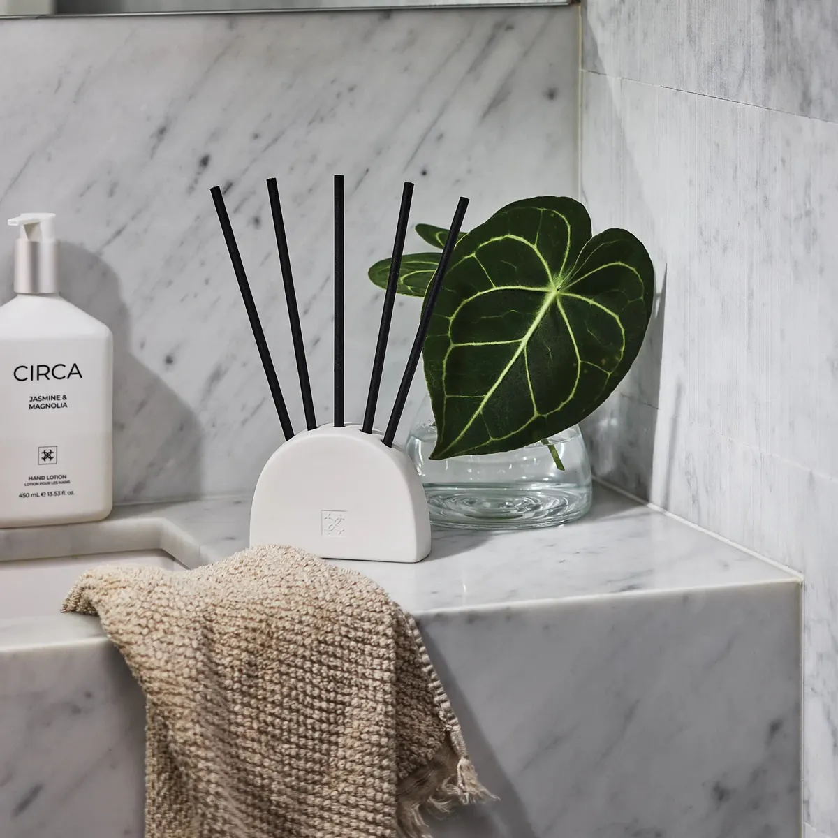 CIRCA 5 Replacement Scent Stems - Jasmine & Magnolia, view 2