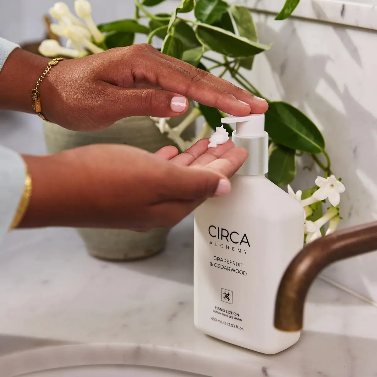 CIRCA Alchemy Hand Lotion 450ml - Grapefruit & Cedarwood, view 2