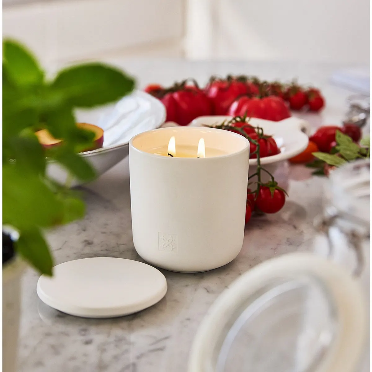 CIRCA Candle 300g - Amber & Sandalwood, view 2
