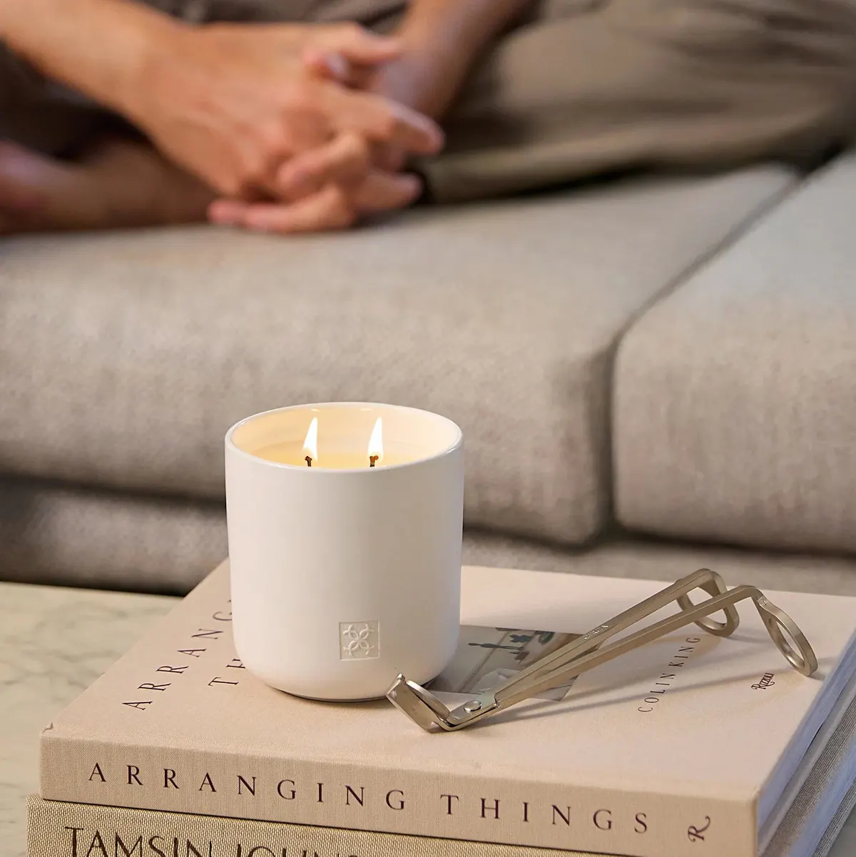 CIRCA Candle 300g - Jasmine & Magnolia, view 2
