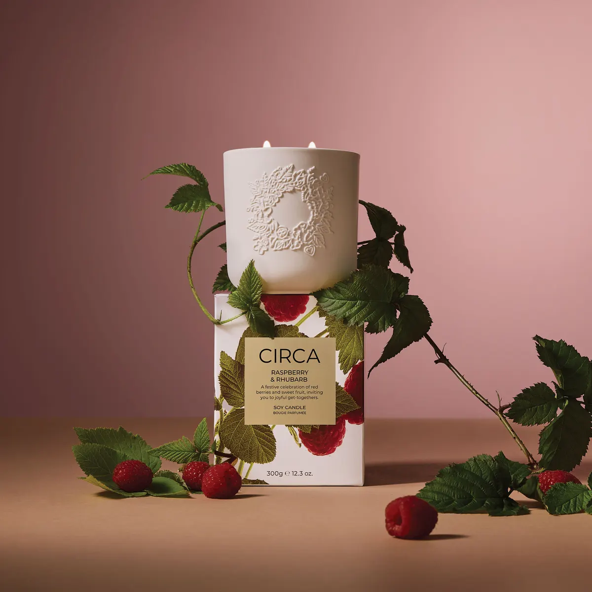 CIRCA Raspberry & Rhubarb Christmas Candle 300g, view 2