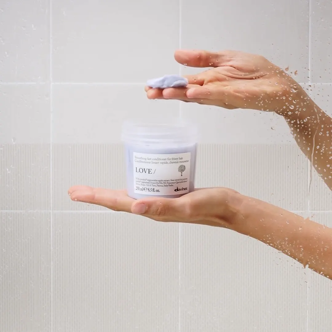 Davines Essentials LOVE Smooth Conditioner 250ml, view 3