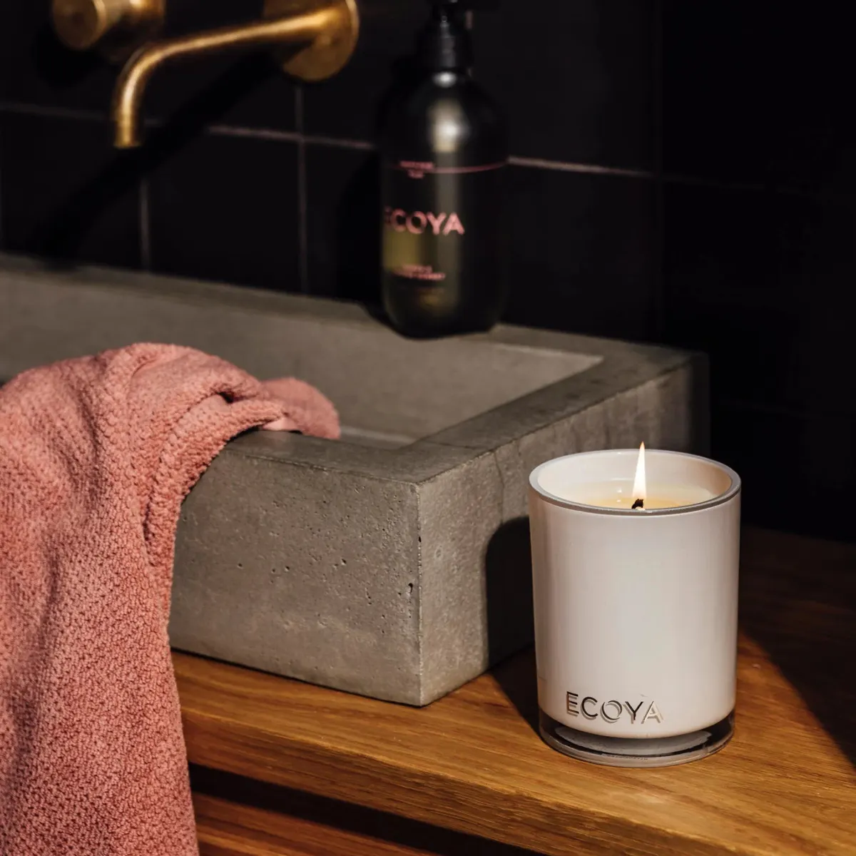 ECOYA Madison Candle 400g - Guava & Lychee Sorbet, view 4