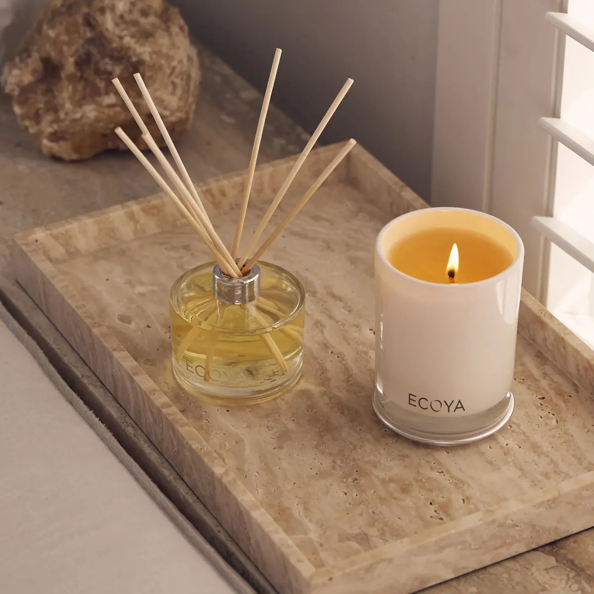 ECOYA Madison Candle 400g - Vanilla & Tonka Bean, view 4