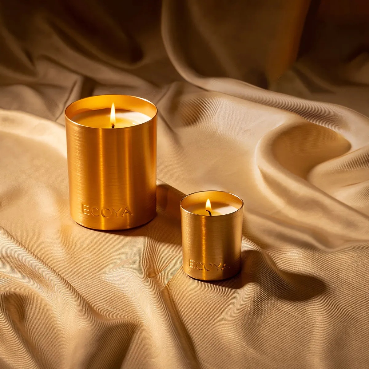 ECOYA Mini Goldie Candle 105g - Hibiscus & Bergamot, view 2