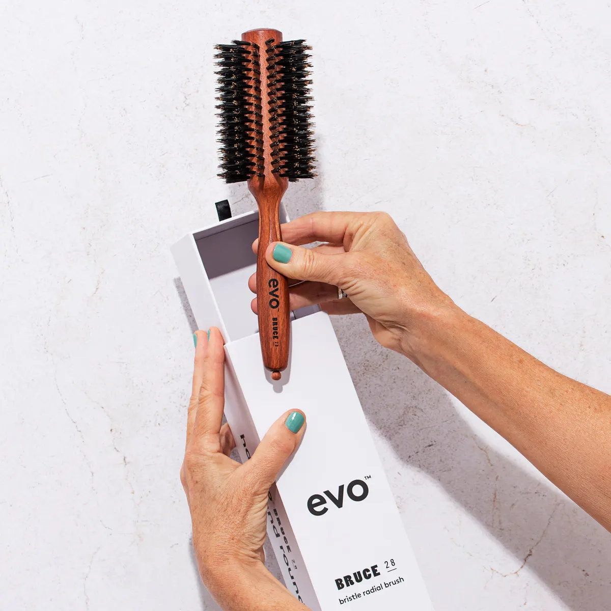 Evo Bruce Natural Bristle Radial Brush 28mm, view 2