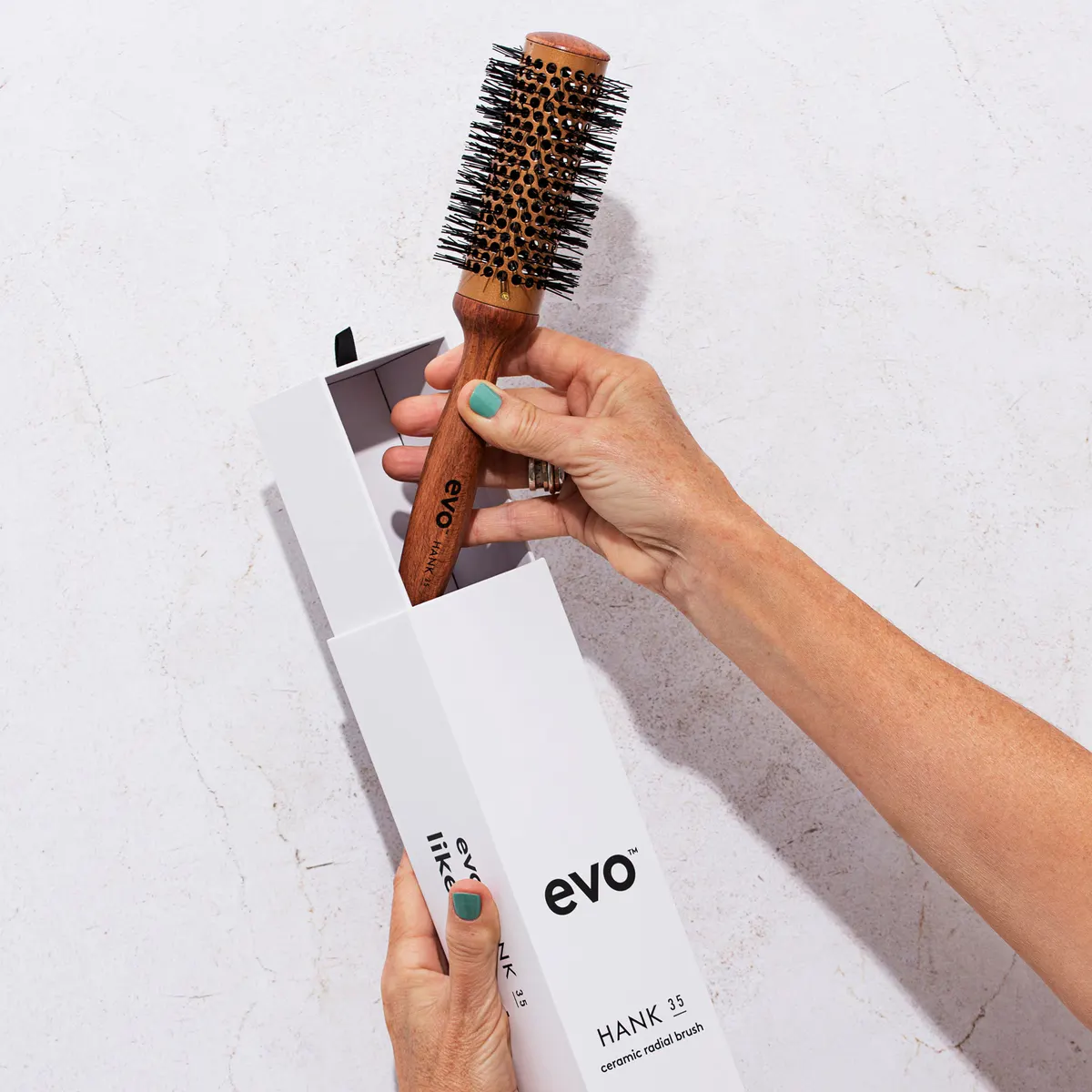 Evo Hank Ceramic Vented Radial Brush 35mm, view 2
