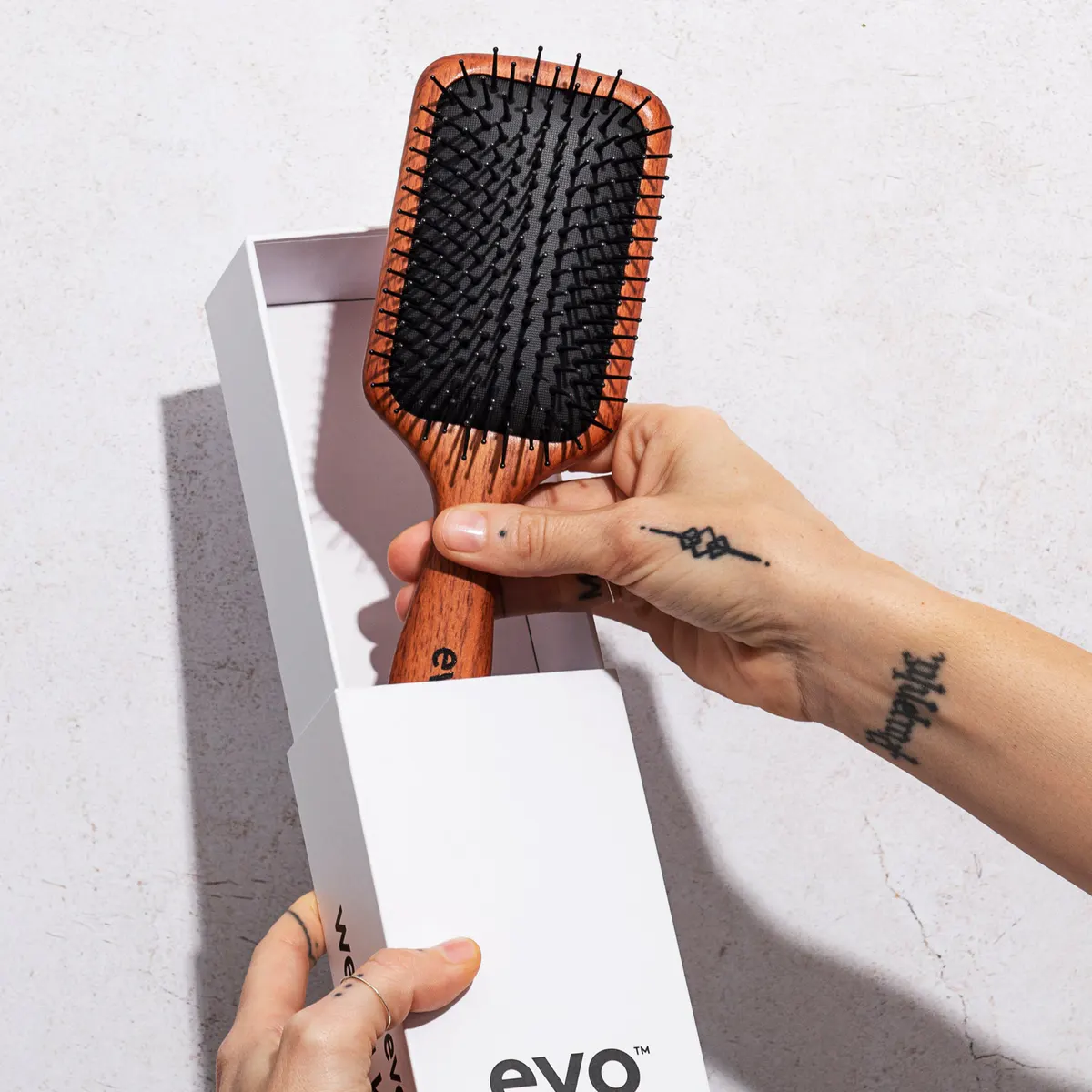 Evo Pete Ionic Paddle Brush, view 2