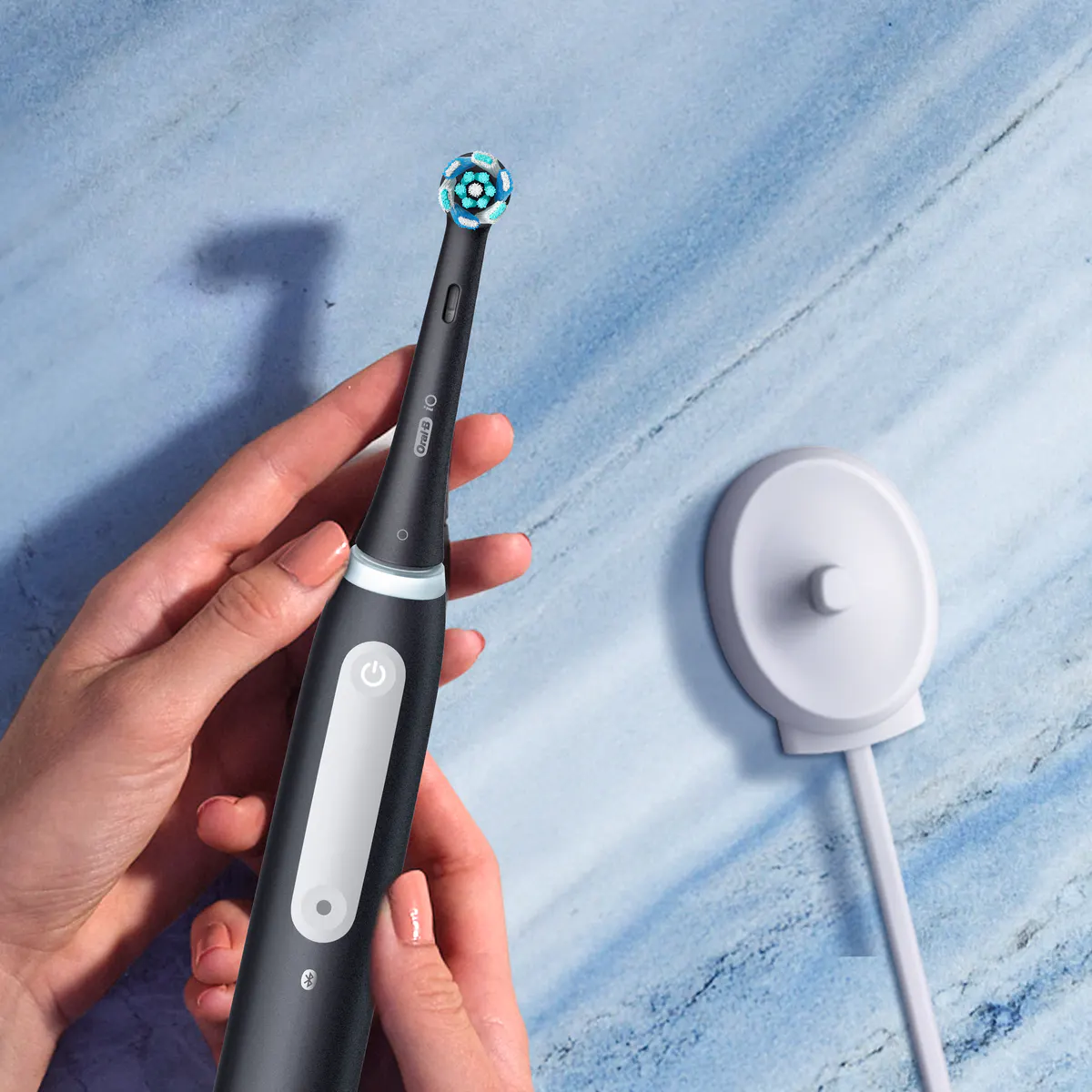 Oral-B iO Series 3 Clean & Protect - Matte Black, view 4