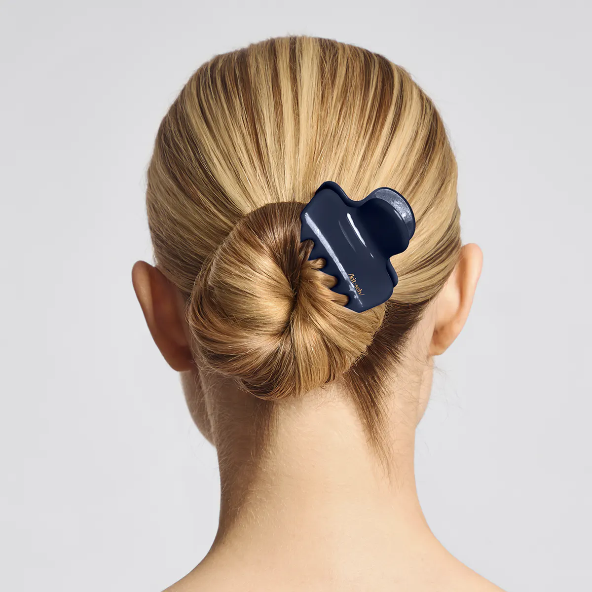 Kitsch Medium Cloud Claw Clip - Blue Orchid, view 2