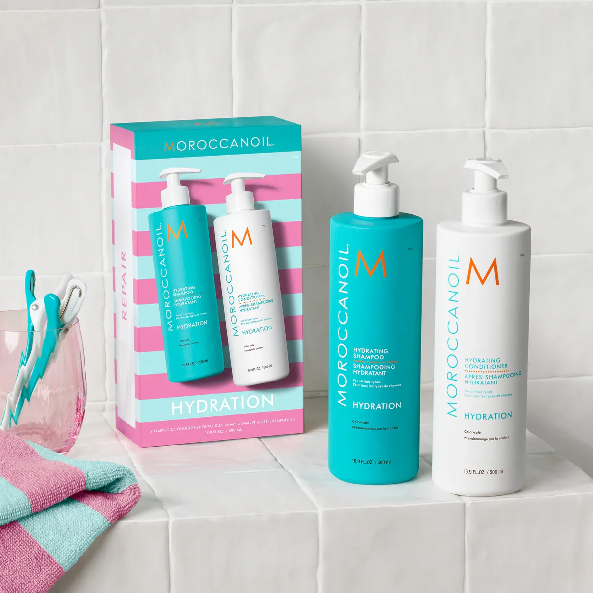 Moroccanoil Hydrating Shampoo and Conditioner 500ml Duo Pack, view 3