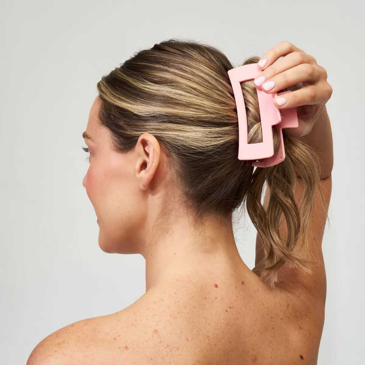 Oz Essentials Large Claw Clip - Pink, view 2