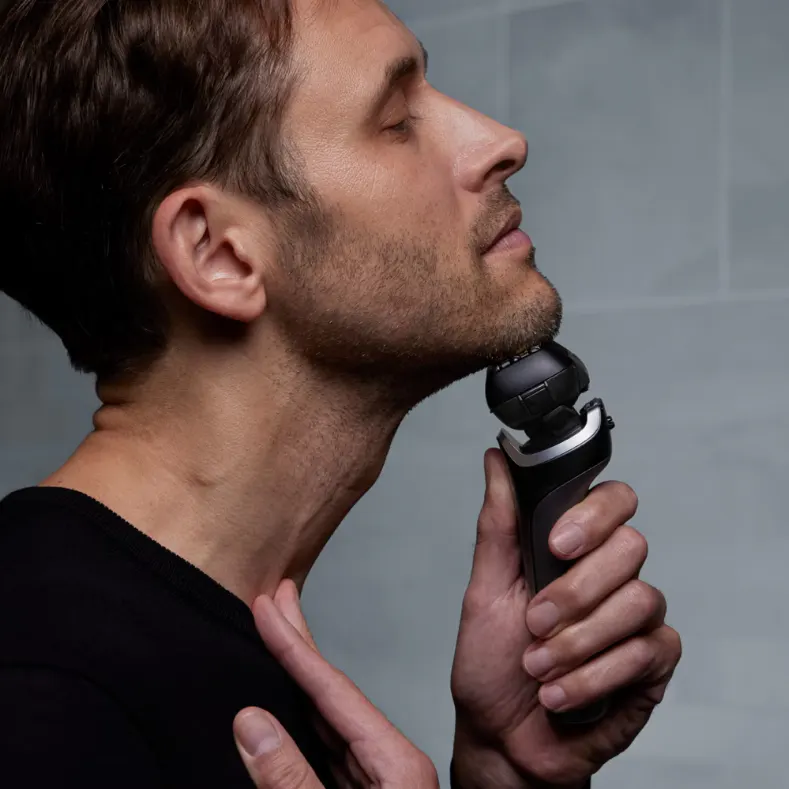Panasonic Series 900 PRO 5-Blade Wet & Dry Electric Shaver, view 2