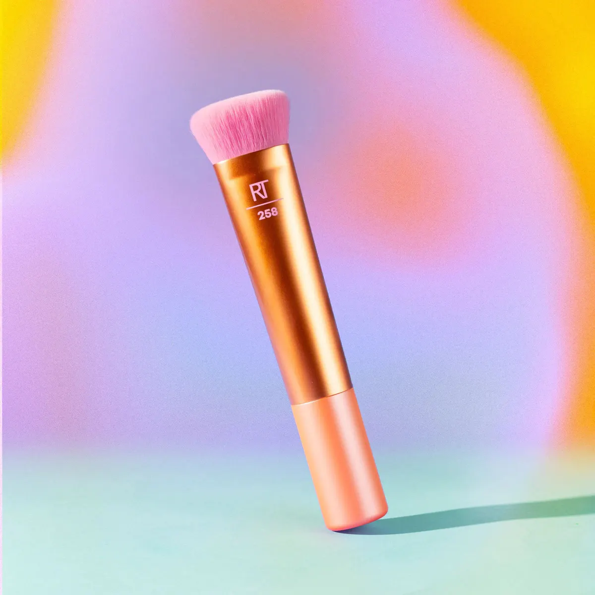 Real Techniques Hyperbrights Sculpt Lock Contour Brush, view 3