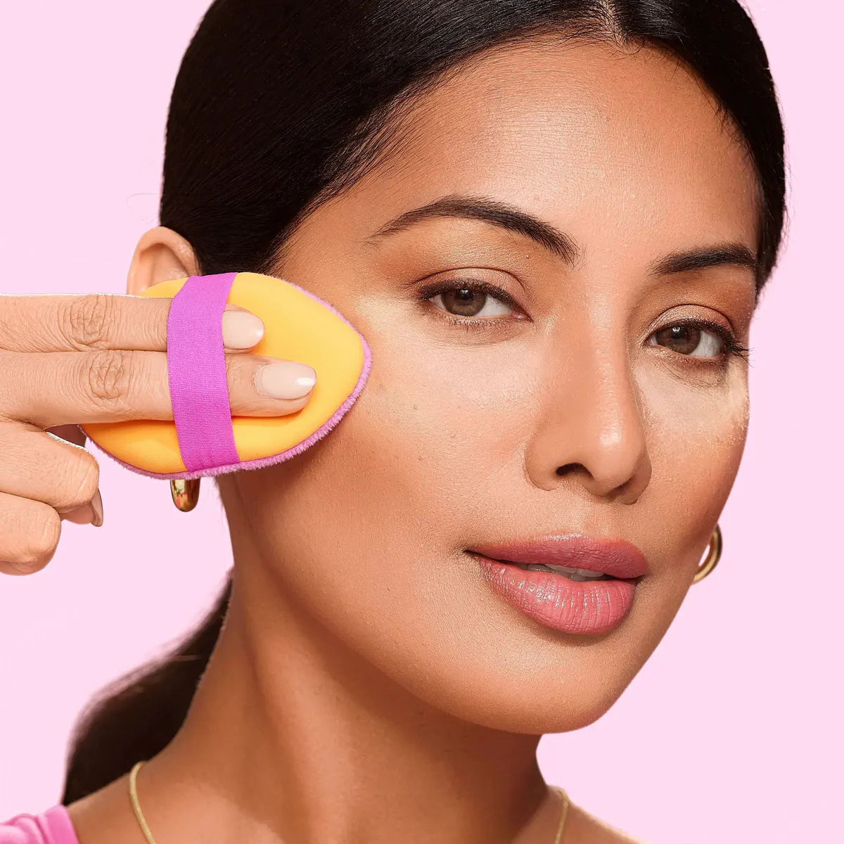 Real Techniques Miracle 2-In-1 Powder Puff, view 2