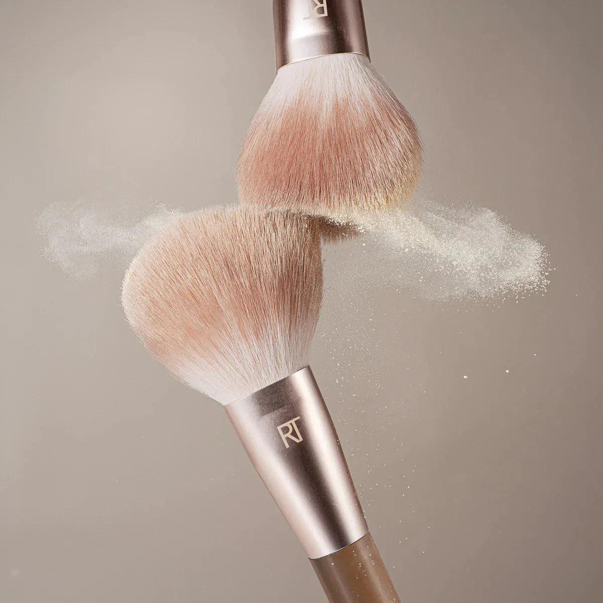 Real Techniques New Nudes Hazy Finish Powder Brush, view 6