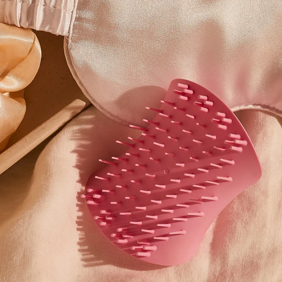 Tangle Teezer Scalp Exfoliator & Massager Pretty Pink, view 5