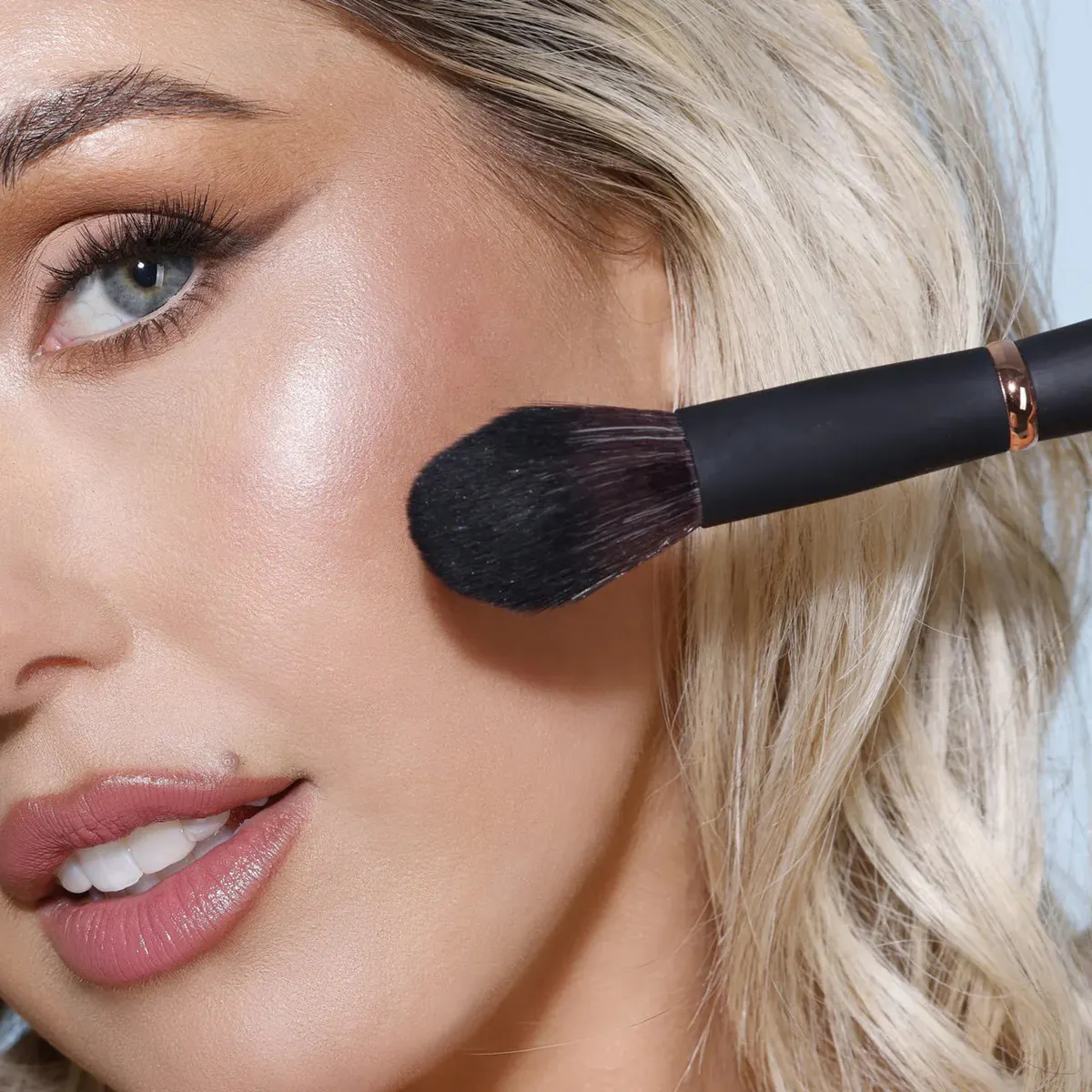 Youngblood YB5 Cheek Brush, view 2